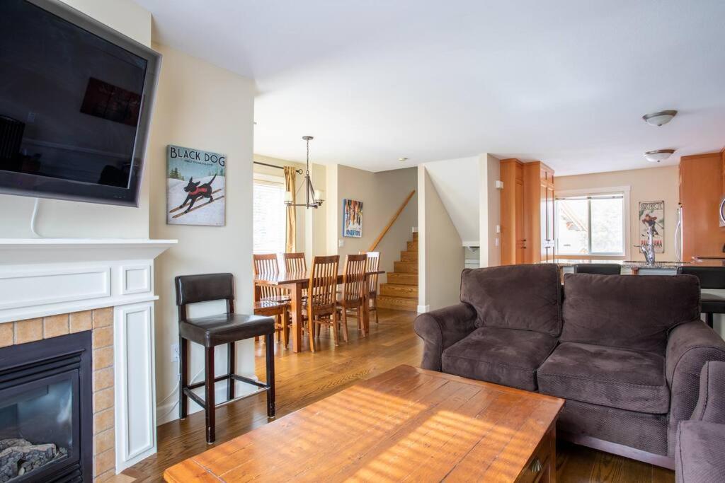Aurora Townhomes By Stayin Panorama Exteriér fotografie